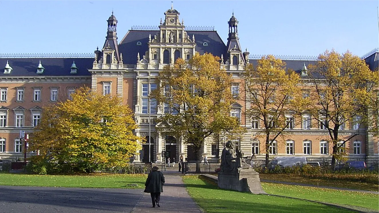 El Tribunal de Hamburgo reconoce la importancia de la IA en la minería de datos.